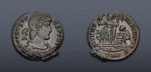 Lot 699 image