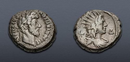 Lot 371 image