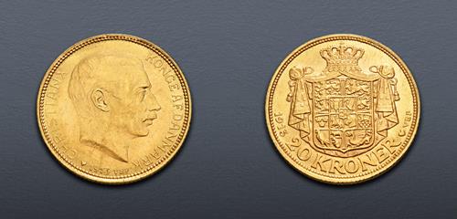 Lot 704 image