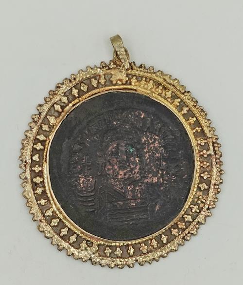 Lot 1012 image