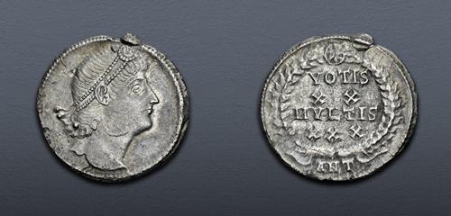 Lot 702 image