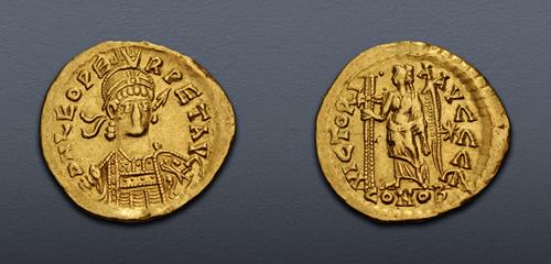Lot 715 image