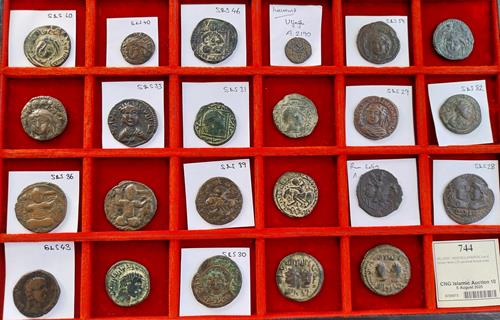 Lot 744 image