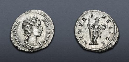 Lot 582 image