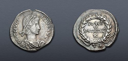 Lot 716 image