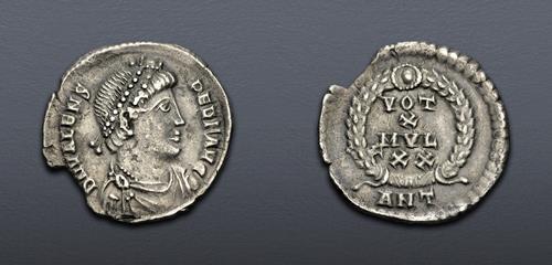 Lot 858 image